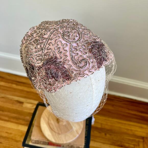 Vintage 40s Gertrude Sheedy Pink Curvette Fascinator Silk Beaded Hat w/ Veil - Picture 8 of 16